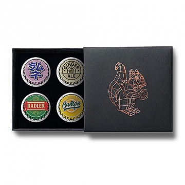 Gift Box: 4 button badges (Crown Cork Bottle Caps)